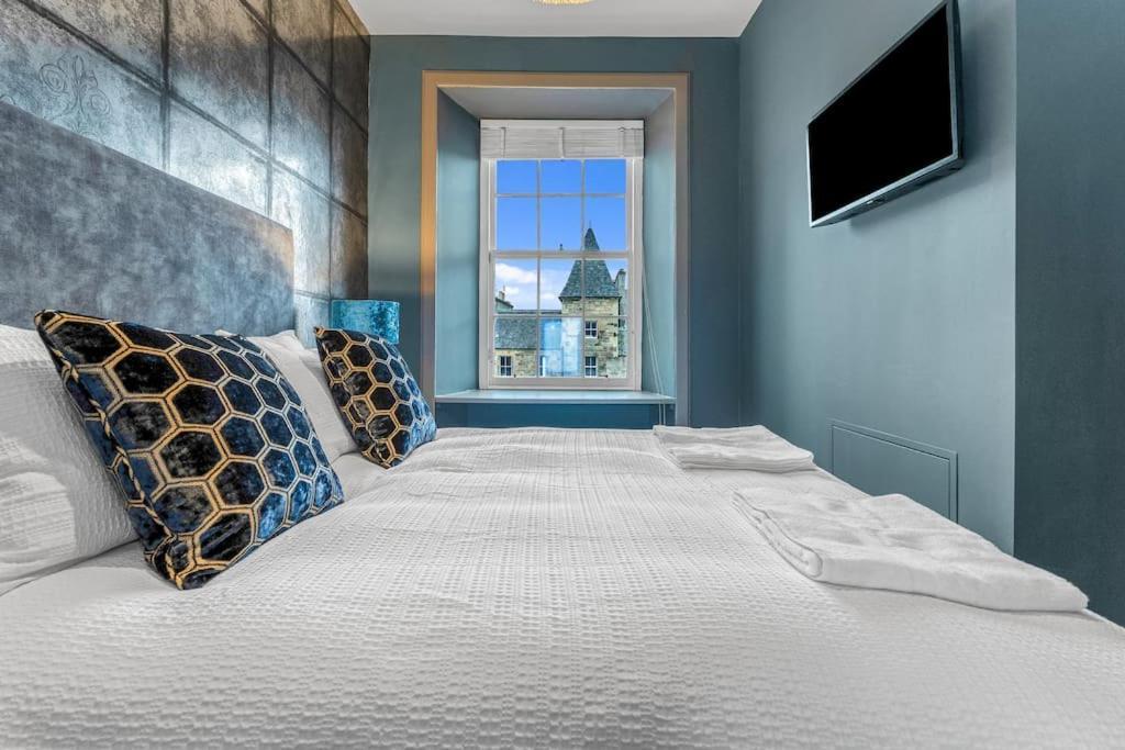 Boutique Modern Royal Mile Apartment Sleeps 4 Edynburg Zewnętrze zdjęcie