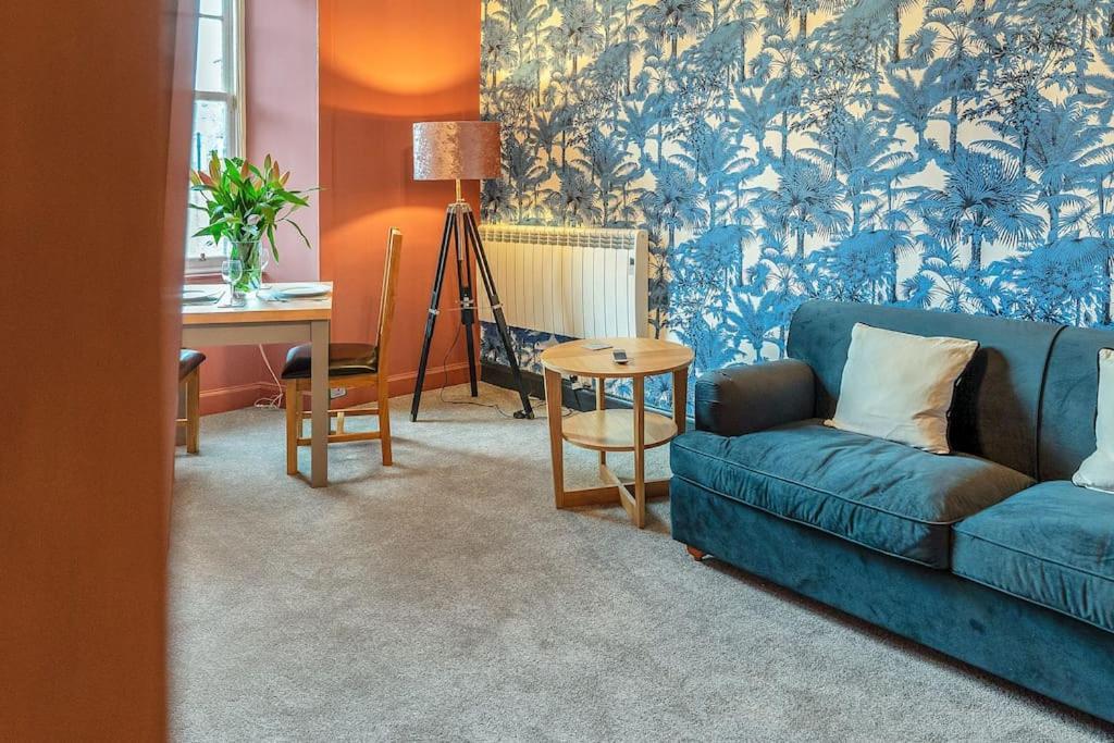 Boutique Modern Royal Mile Apartment Sleeps 4 Edynburg Zewnętrze zdjęcie