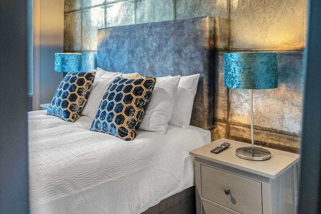 Boutique Modern Royal Mile Apartment Sleeps 4 Edynburg Zewnętrze zdjęcie