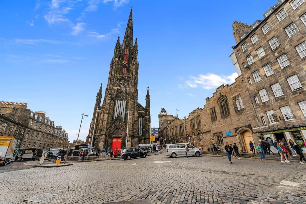 Boutique Modern Royal Mile Apartment Sleeps 4 Edynburg Zewnętrze zdjęcie
